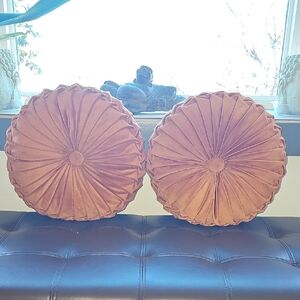 ●●Set Of Two Orange Round Velvet Pillows NWOT●●